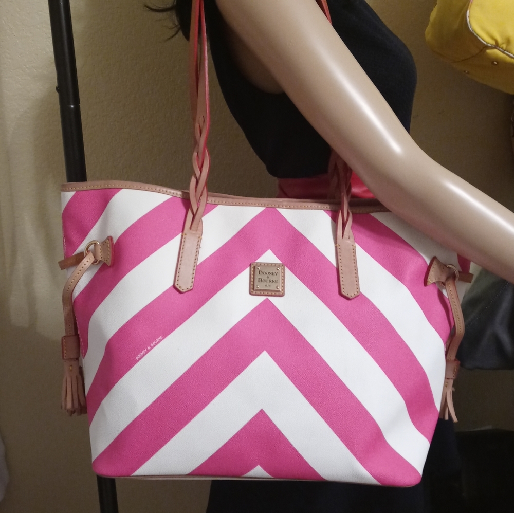 Dooney & Bourke